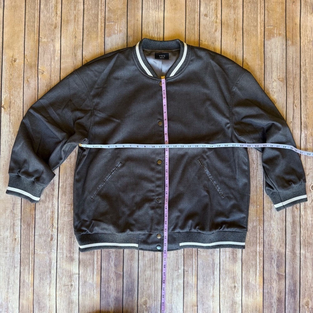 Vici Varsity Bomber Jacket NWOT Size M - Picture 6 of 6